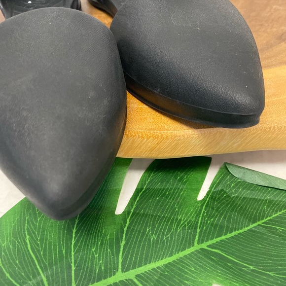 Native Pointed Toe Light Weight Flats - Picture 4 of 7